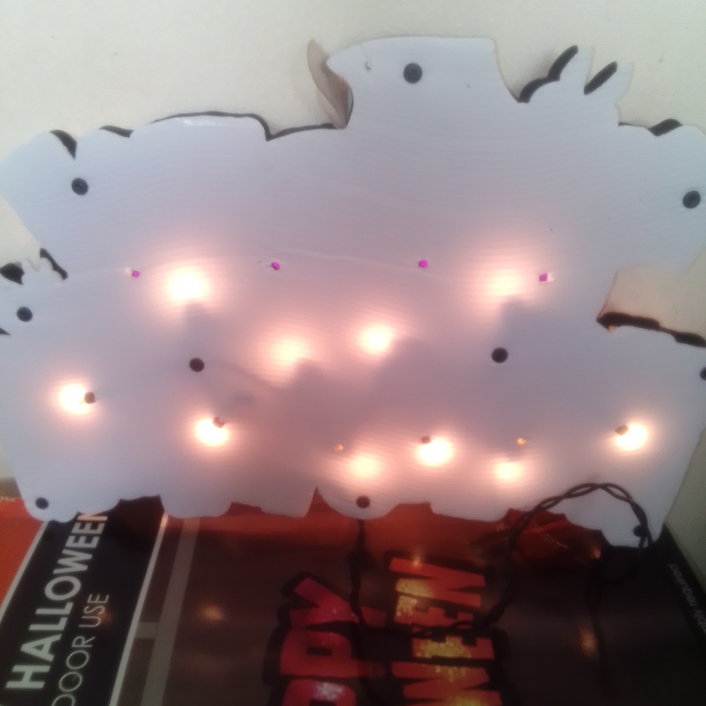 Light-Up Halloween Sign - Picture 2 of 4